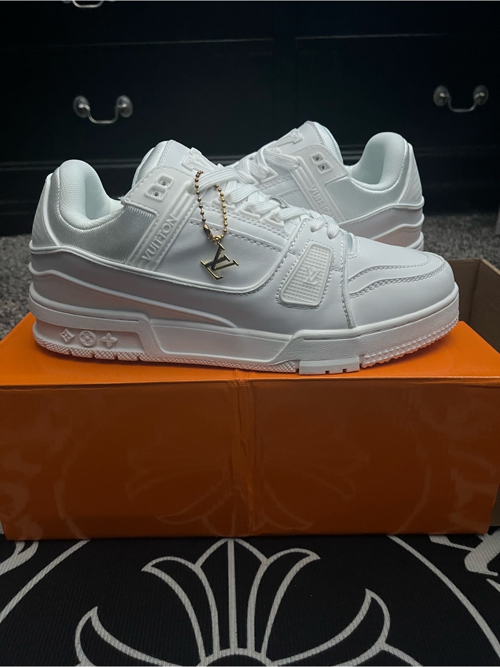 Mens LV Trainers 9.5US 43EU